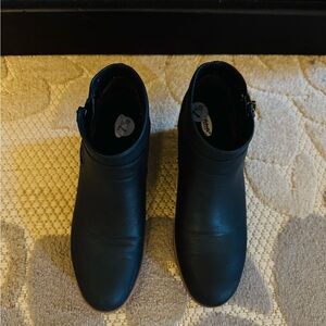 Dr. Scholl's Sleek Black Ankle Boots